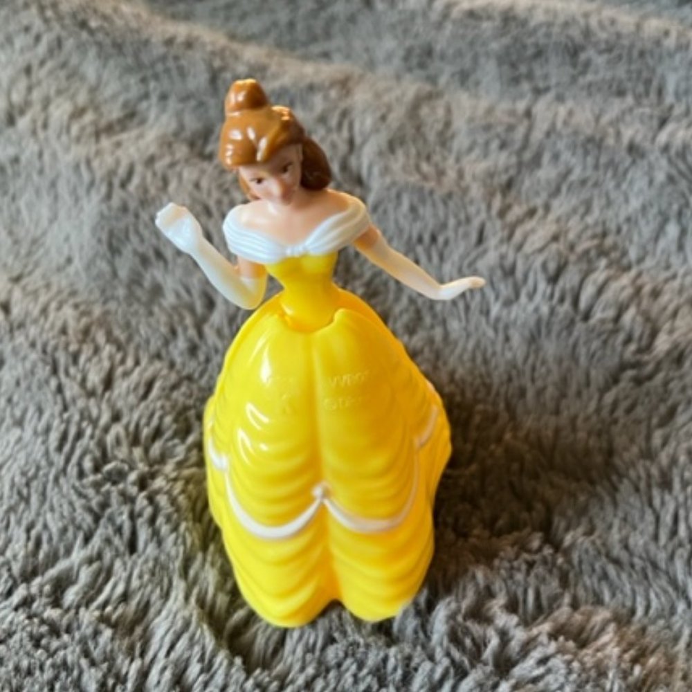 COPY - Kinder Surprise Maxi Egg Disney Princess Belle Figure 2020 New
